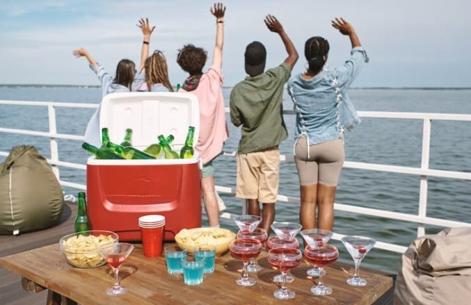 Finding the Perfect Party Boat for Your Group Size and Budget